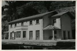 Estación de San Esteban del Sil. Edificios de viajeros