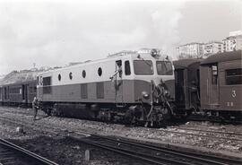 Locomotora diésel de la serie 1100 de FEVE para vía estrecha, diseñada por la compañía francesa S...