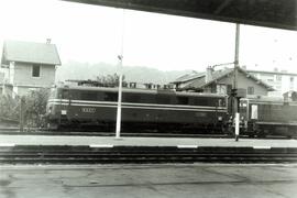 Locomotora eléctrica modelo CC - 25004 de la SNCF, detenida en la estación francesa de Aix-les-Ba...