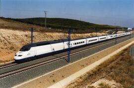 Composición AVE serie 100 de la línea de alta velocidad de Madrid a Lleida, circulando a la altur...