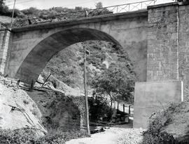 Viaducto de Casorvida, en el km 88,759 de la línea de León a Gijón