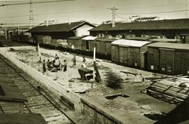 TÍTULO DEL ÁLBUM : Parte semestral de obras / Red Nacional de los Ferrocarriles Españoles. Vía y ...