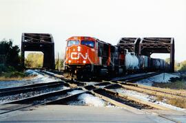 Composición de mercancías por la línea CN (GTW), que cruza IHB-BOCT. En cabeza la CN-5664 y la CN...