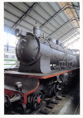 Locomotora de vapor tipo 240 en el interior del Museo Nacional del Ferrocarril