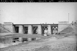 Puente viejo sobre el río Azuer situado en el km 198,823 de la línea Alcázar-Manzanares-Córdoba