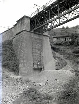 Puente metálico de Valdetocino