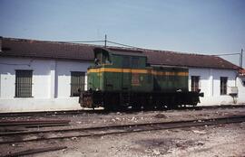 Locomotora diésel - eléctrica ("tractor") 303 - 025 - 1 de la serie 303 - 001 a 202 de ...