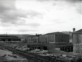 Estación de Monforte. Edificios contiguos a la estación