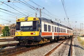Automotores diésel de la serie 592, 593 y 596 de RENFE, conocidos como "Camellos"