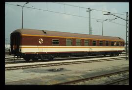 Coche mixto de 1ª clase / cafetería AR5x - 12852 de la serie AR5x 12851 a 12855 de RENFE, procede...