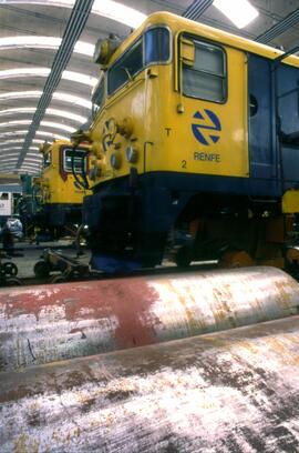 Locomotoras eléctricas de la serie 269 en los talleres de Villaverde