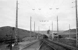 Vía electrificada de la línea de Linares a Almería, en las proximidades de la estación de Santa F...