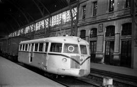 Automotor térmico diésel Renault (serie RENFE 9151 a 9154) (Ex serie MZA WM 101 - 104), en la est...