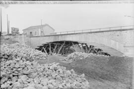 Sustitución de puentes metálicos. Línea Madrid a Badajoz, km. 456,907. Puente Aljucén.