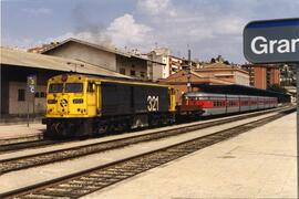 Locomotora diésel - eléctrica 321 - 055 - 6 de la serie 321 - 001 a 080 de RENFE, ex 2155 de la s...