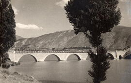 Viaducto de El Solá o Lago de Santa Antoni, en el km 87 de la línea de Lérida a Pobla de Segur