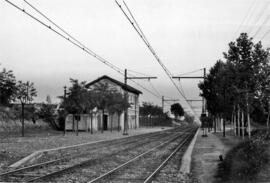 Catenaria en vías de entrada
