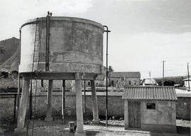 Depósito de agua en la estación de Játiva de la línea de La Encina a Valencia