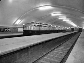 Andenes de la estación Navas del Metro de Barcelona