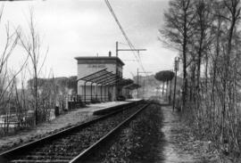 Edificio de viajeros de la estación de La Florida - Moguda en la línea de Barcelona a Sant Joan d...