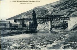 Puente de 40 metros sobre el río Aragón en Castiello en la línea del Canfranc a Francia