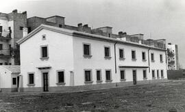 Vista del edificio destinado a dormitorio de agentes de la estación de Córdoba-Cercadilla de la l...