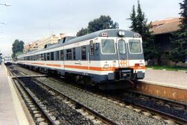 Automotores diésel de la serie 592, 593 y 596 de RENFE, conocidos como "Camellos"