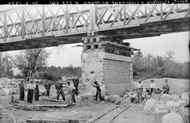 Puente sobre el río Muga