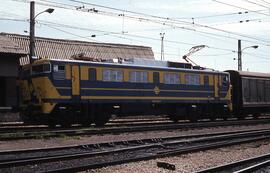 Locomotoras eléctricas de la serie 269 - 201 a 221 y 222 a 331 de RENFE, fabricadas por CAF, MACO...