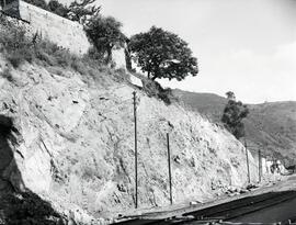 Estación de San Esteban del Sil. Salida estación, vías y paisaje