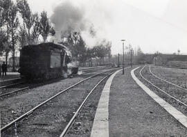 Locomotora de vapor detenida en la estación de Cariñena de la línea de Caminreal a Zaragoza