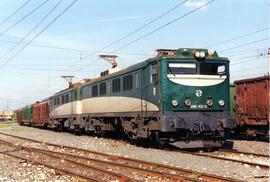 TÍTULO DEL ÁLBUM: Locomotoras eléctricas de la serie 289 de Renfe  (Ex 8900)