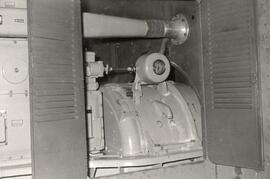 Vista del motor de una locomotora diésel - eléctrica de maniobras de la serie 10301 a 10320 de RE...