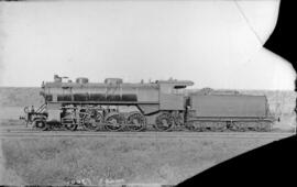 Vista lateral de la locomotora de vapor nº 1302 (serie MZA 1301 a 1308 y 1321 a 1345) (serie RENF...