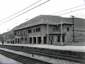 Estación de Los Corrales de Buelna de la línea de Venta de Baños a Santander