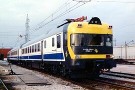 Electrotrenes de la serie 432 de RENFE, ex WMD 511 a 530, fabricada por CAF y MACOSA entre 1971 y...