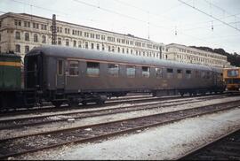 Coche de viajeros mixto de 1ª y 2ª clase AAB 8006 de la serie AAB 8001 a 8006 de RENFE, ex serie ...