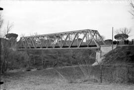 Puente metálico sobre el río Duero en el km 14,474 de la línea de Valladolid a Ariza, situado ent...