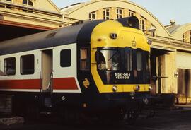 Automotor diésel de la serie 597 de RENFE, ex TER (Tren Español Rápido) (ex 9701 a 9760), en el d...