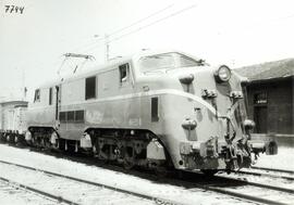 Locomotora eléctrica de la serie 277 - 001 a 075 de RENFE, ex nº 7744, denominada Inglesa