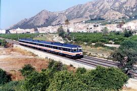 Automotores diésel de la serie 592, 593 y 596 de RENFE, conocidos como "Camellos"