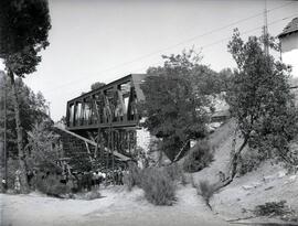 Sustitución del antiguo puente metálico sobre el río Duero, en las proximidades del km 237,514 de...