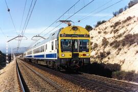 Electrotrenes serie 444, construidos por Construcciones y Auxiliar de Ferrocarriles (CAF) y Mater...