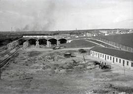 Construcción del nuevo depósito de automotores de la estación de Madrid - Cerro Negro de la línea...