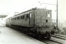 Locomotora eléctrica 2 CC 2 - 3402 de la SNCF, detenida en la estación francesa de Culoz