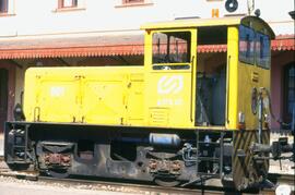 Perspectiva general del tractor diésel 801 de los Ferrocarrils de la Generalitat de Catalunya, po...