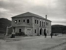 Edificio de viajeros de la estación de La Gudiña en construcción