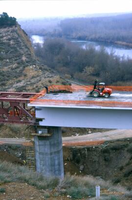 Construcción del viaducto sobre el río Cinca