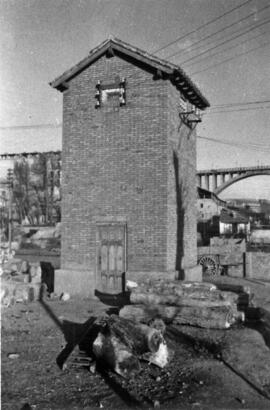 Caseta del puesto de transformación en la estación de Teruel