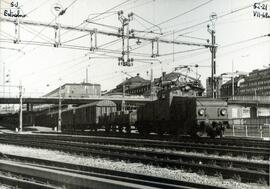 Tractor o locomotora eléctrica de los Ferrocarriles Estatales Suecos (SJ), detenido en la estació...